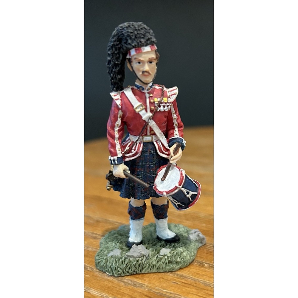 Scottish military drummer figurine made by Sculptures